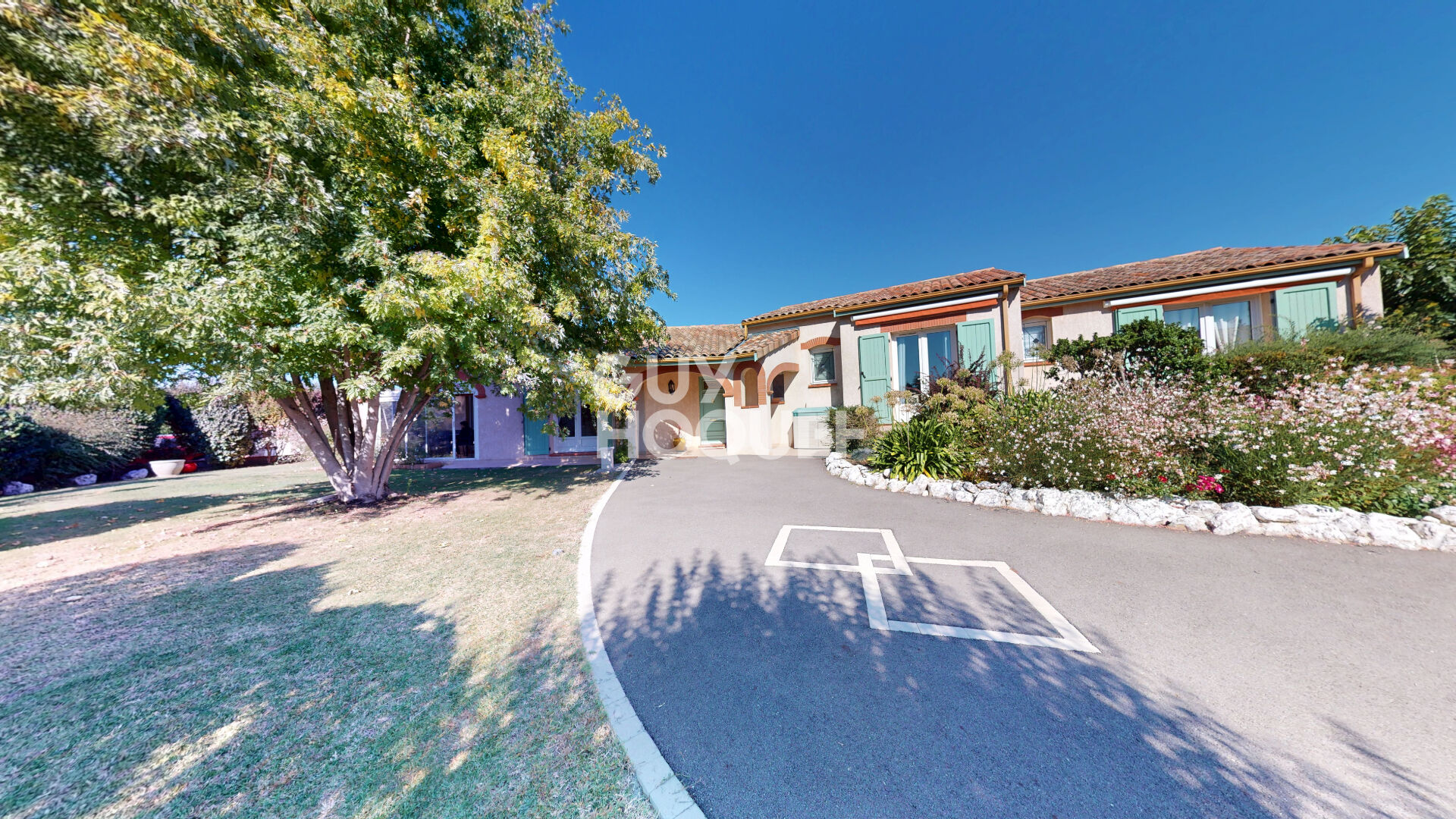 Maison T5 de plain-pied de 164 m2 sur une parcelle d'environ 1 220 m2