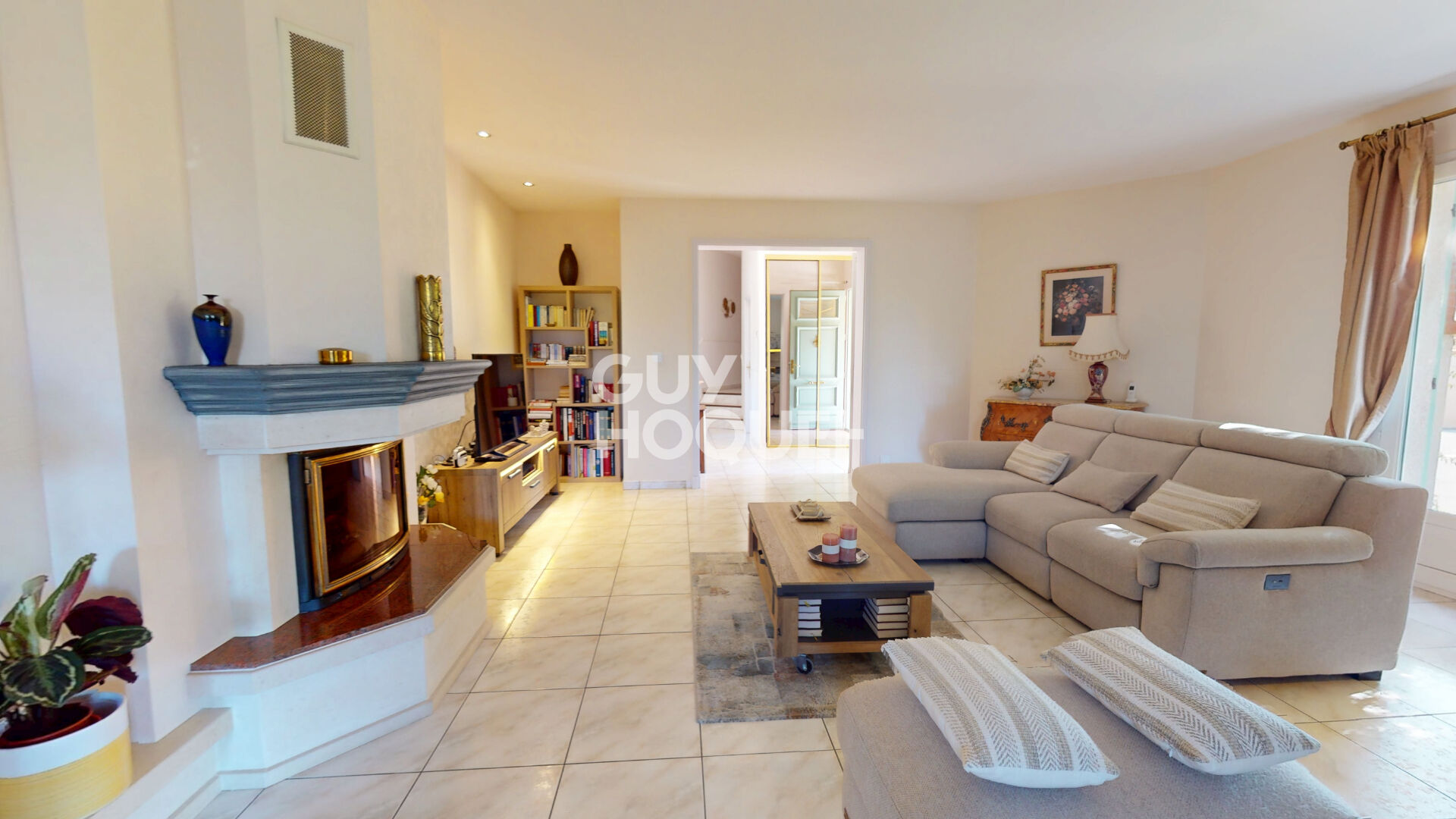 Maison T5 de plain-pied de 164 m2 sur une parcelle d'environ 1 220 m2