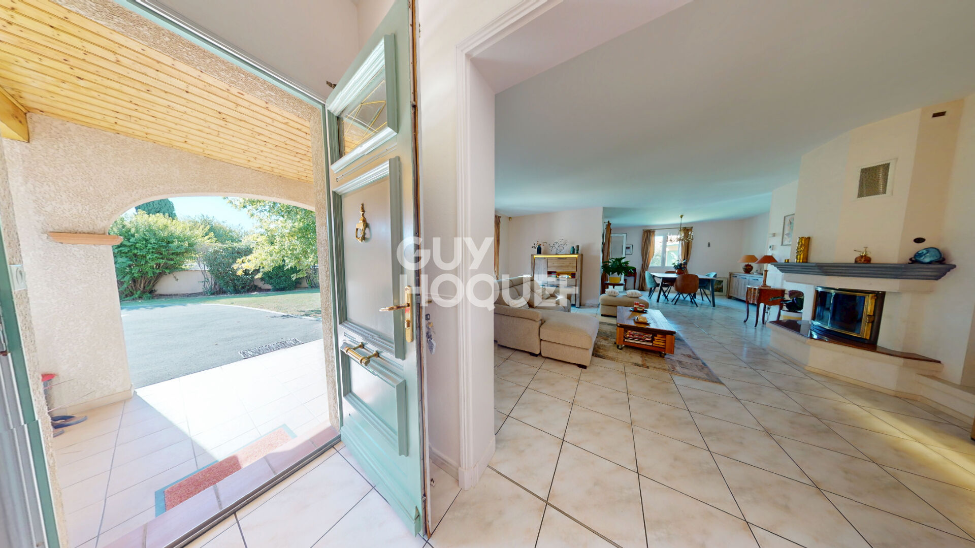 Maison T5 de plain-pied de 164 m2 sur une parcelle d'environ 1 220 m2