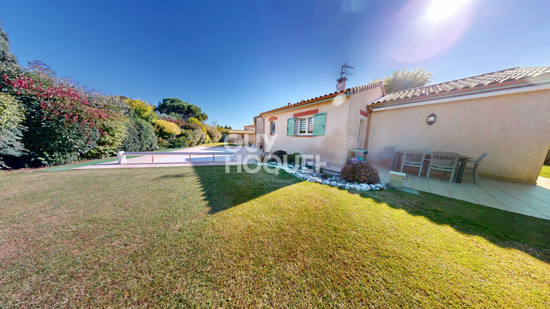 Maison T5 de plain-pied de 164 m2 sur une parcelle d'environ 1 220 m2