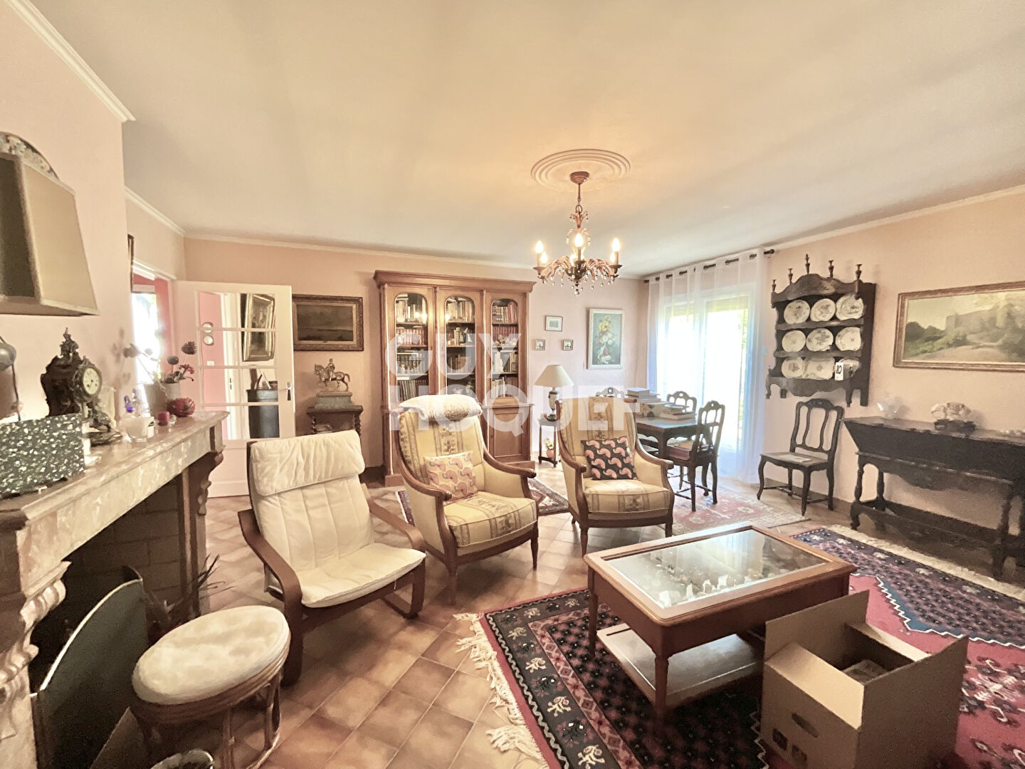 Maison T4 de plain-pied + combles aménagées sur une parcelle d'environ 499 m2