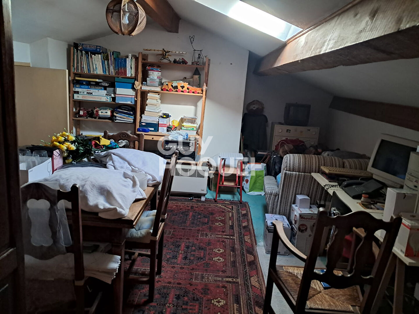 Maison T4 de plain-pied + combles aménagées sur une parcelle d'environ 499 m2