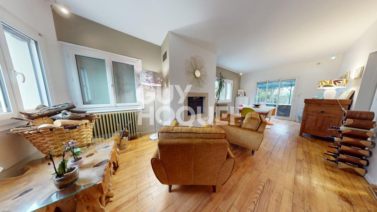 Maison  de style Méditerranéen de 215m² avec sa dépendance