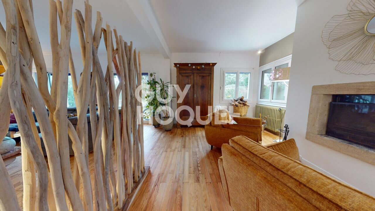 Maison  de style Méditerranéen de 215m² avec sa dépendance