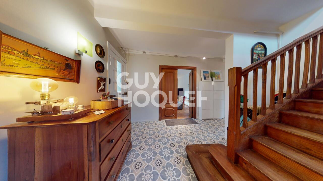 Maison  de style Méditerranéen de 215m² avec sa dépendance