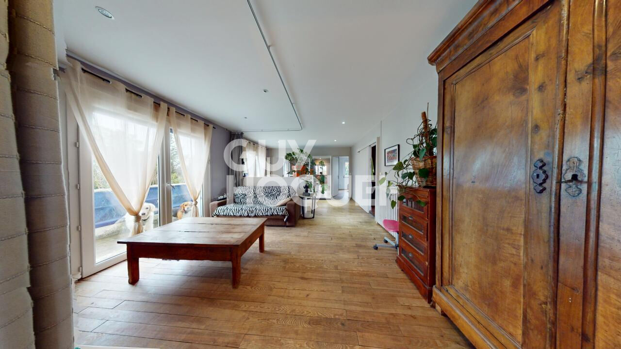 Maison  de style Méditerranéen de 215m² avec sa dépendance