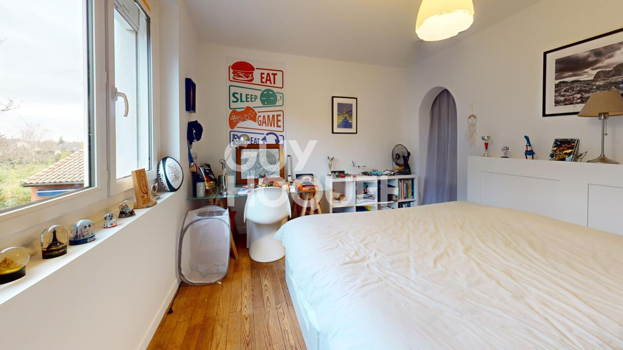 Maison  de style Méditerranéen de 215m² avec sa dépendance