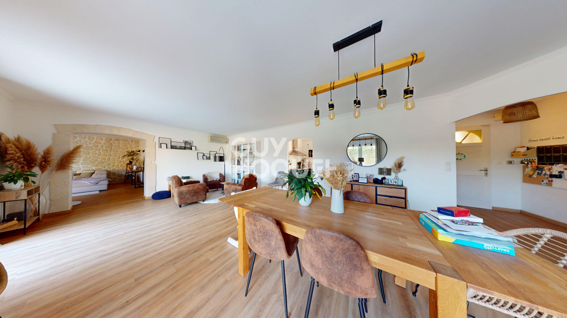 Cugnaux Maison  de plain-pied T6 avec pisicine sur une parcelle d'environ 1 200 m2