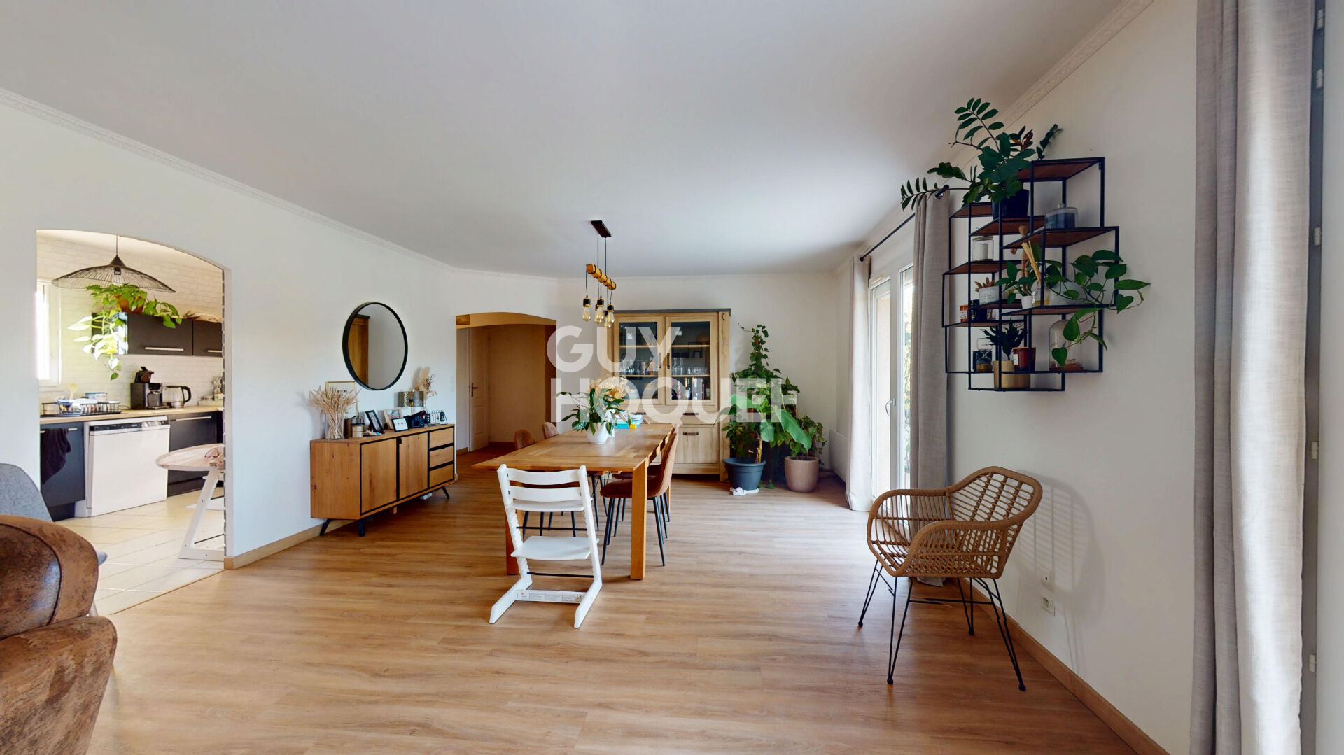 Cugnaux Maison  de plain-pied T6 avec pisicine sur une parcelle d'environ 1 200 m2