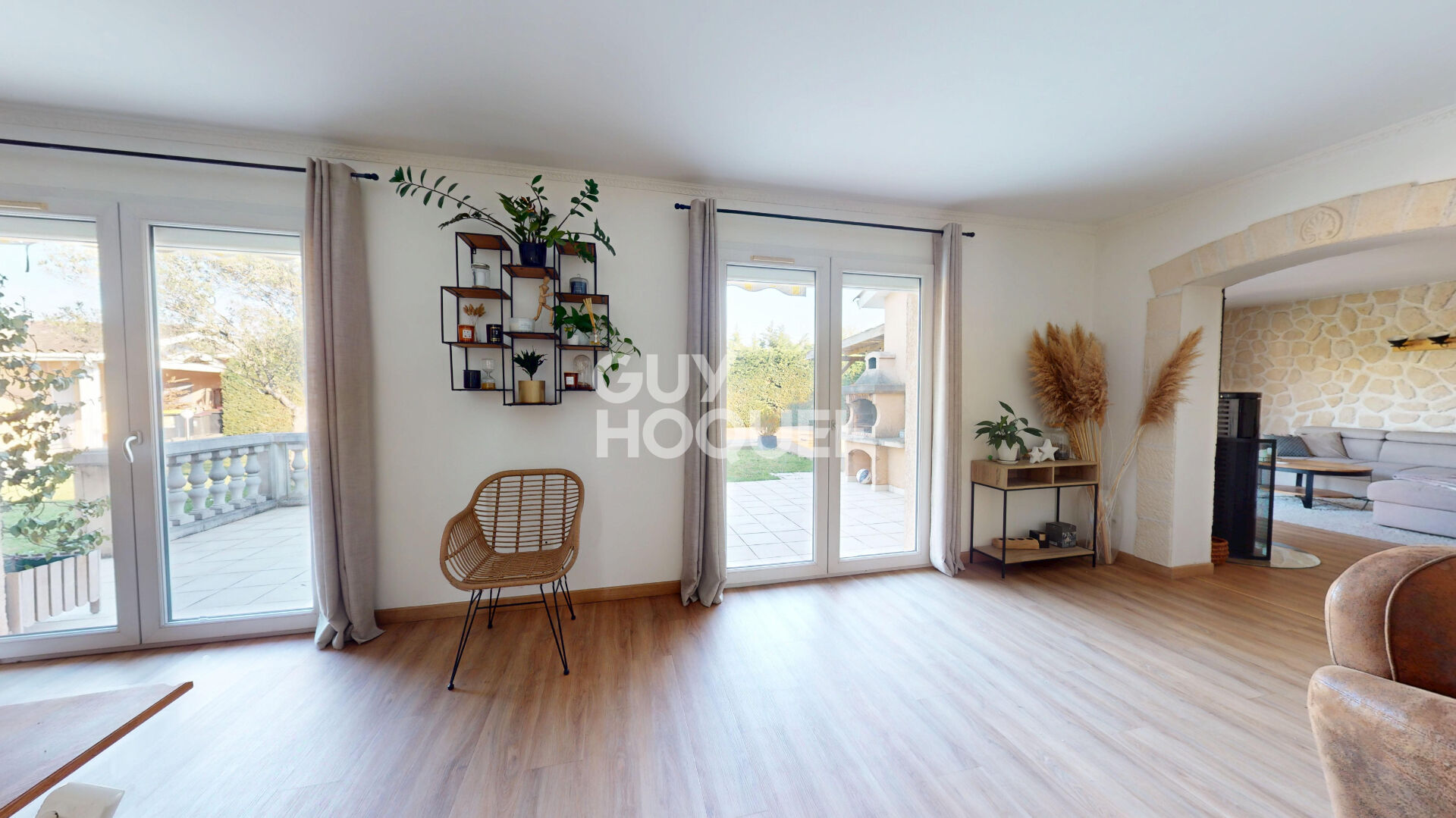 Cugnaux Maison  de plain-pied T6 avec pisicine sur une parcelle d'environ 1 200 m2