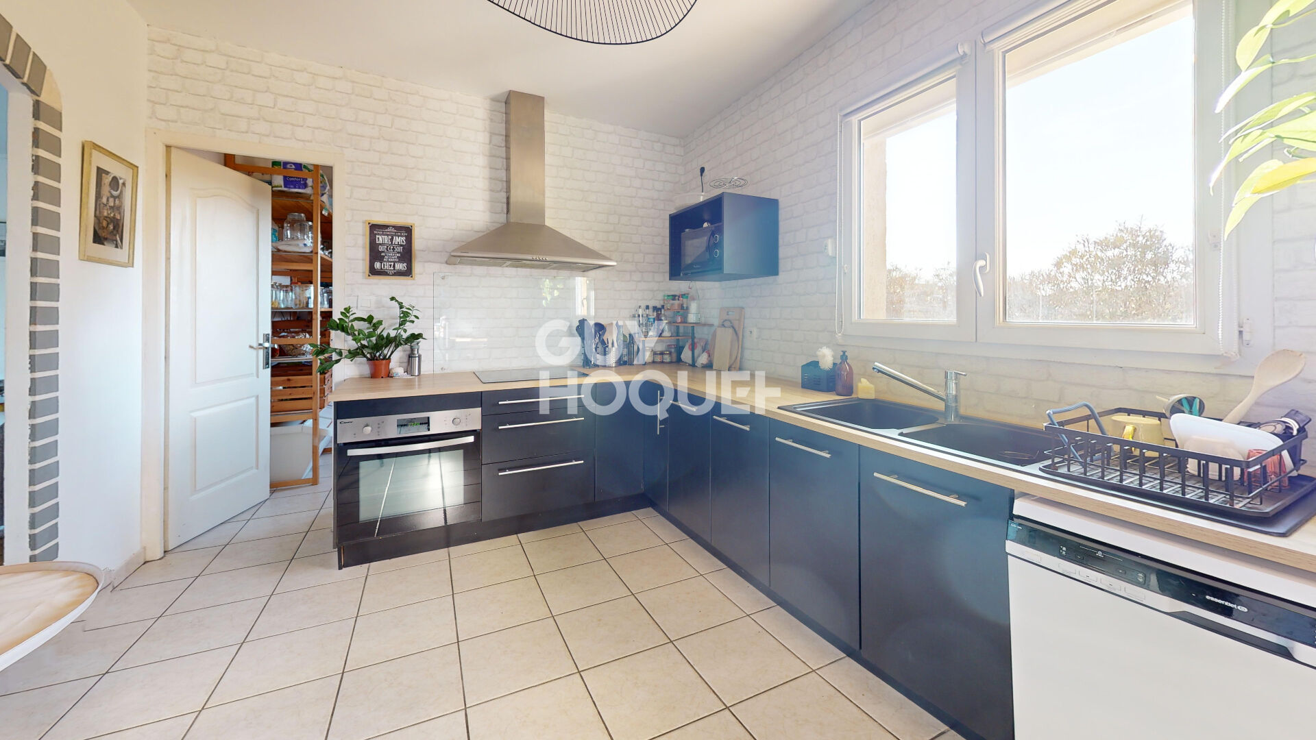 Cugnaux Maison  de plain-pied T6 avec pisicine sur une parcelle d'environ 1 200 m2