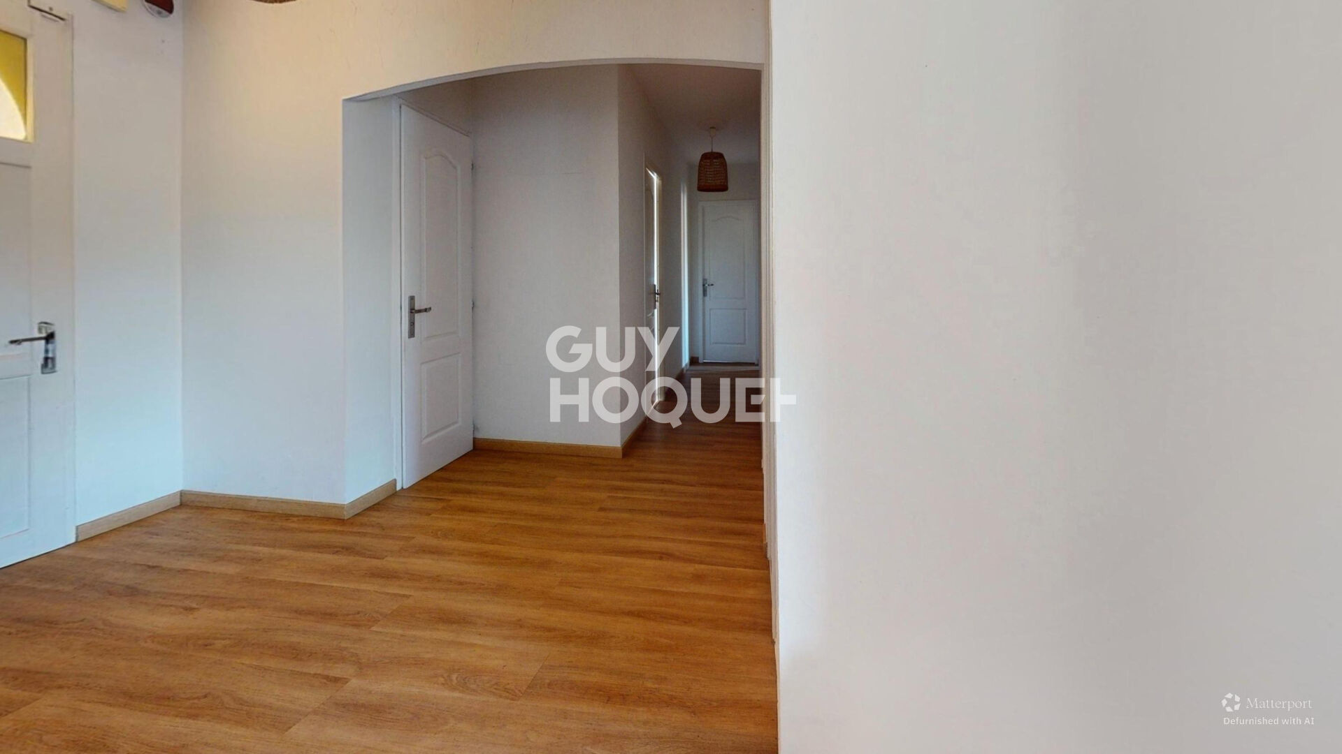 Cugnaux Maison  de plain-pied T6 avec pisicine sur une parcelle d'environ 1 200 m2