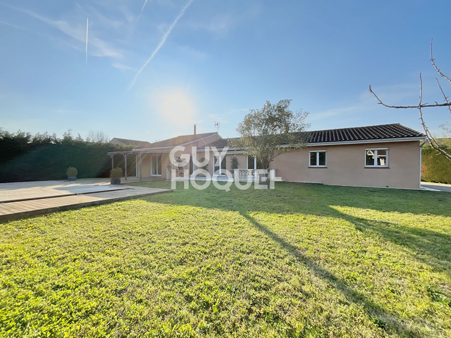 Cugnaux Maison  de plain-pied T6 avec pisicine sur une parcelle d'environ 1 200 m2