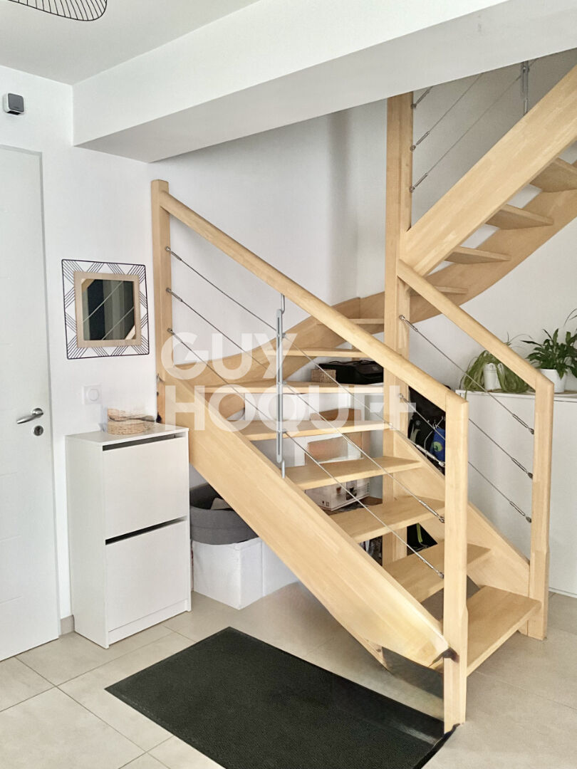 Maison T5 de 2025 sur une parcelle d'environ 327 m2
