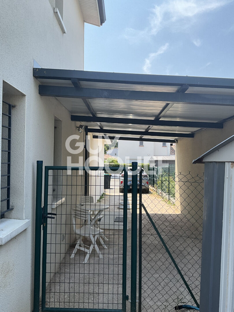 Maison T5 de 2025 sur une parcelle d'environ 327 m2