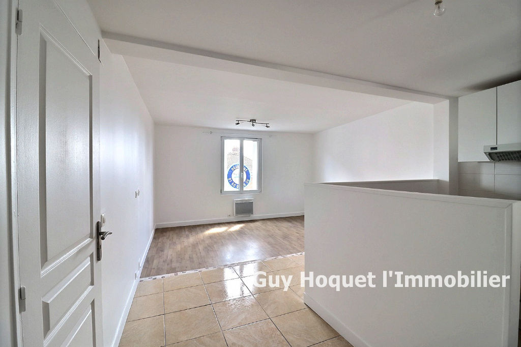 À louer, appartement  F1, à DAMMARTIN EN GOELE (77230).