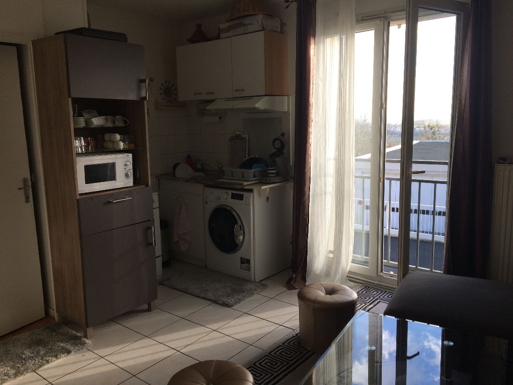 Appartement à louer à DAMMARTIN EN GOELE (77230).