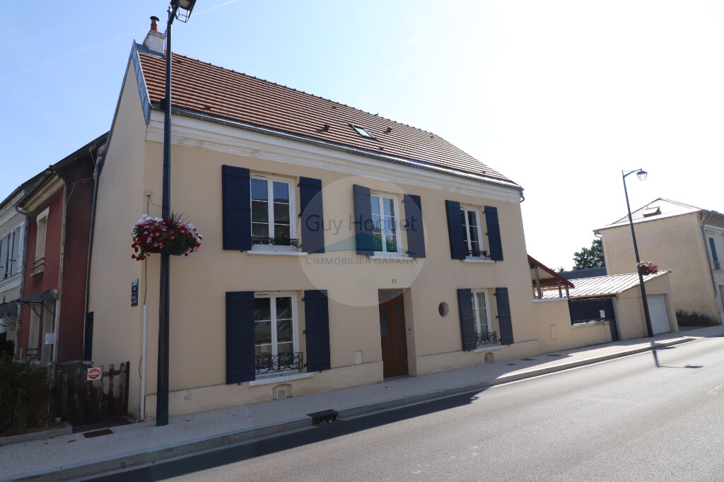 Maison 5 pièces de 112 m² - LE MESNIL AMELOT - (77990)