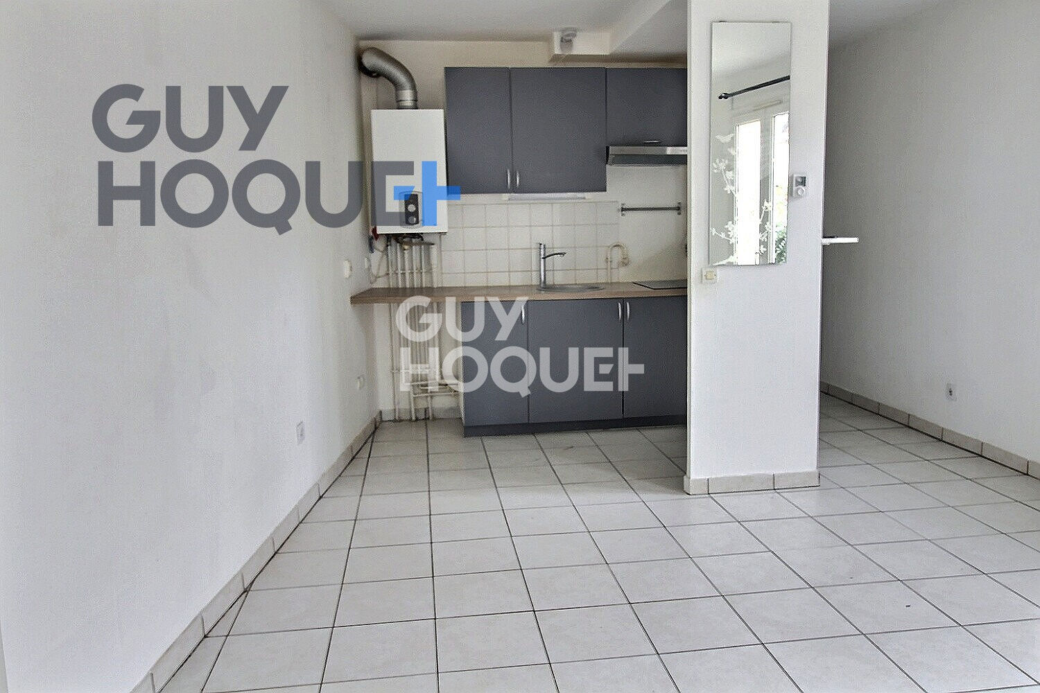 CENTRE VILLE : F2 + TERRASSE + GARAGE (38M²)