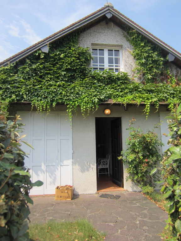 DEAUVILLE, MAISON 3 PIECES AVEC PETIT JARDIN
