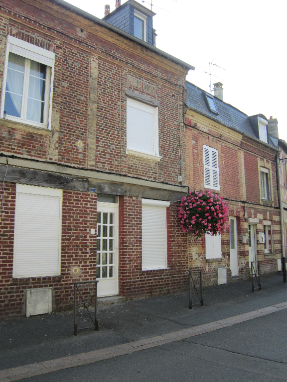 EN PLEIN CENTRE VILLE DE TOUQUES, PETITE MAISON DE VILLE