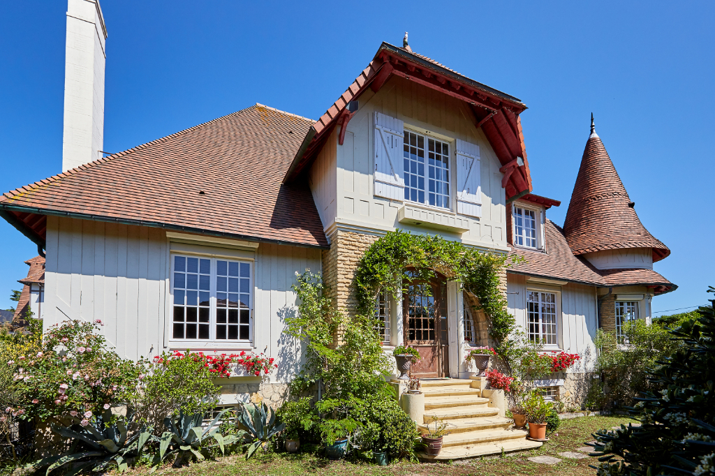 BENERVILLE-SUR-MER, SUPERBE VILLA A QUELQUES MÈTRES DE LA PLAGE