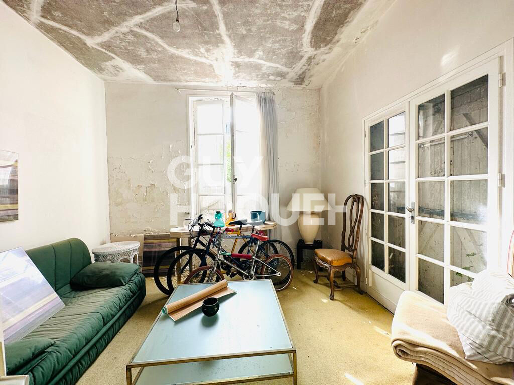 PROCHE PLACE MORNY - Appartement  3 pièces 57m2 - JARDIN.