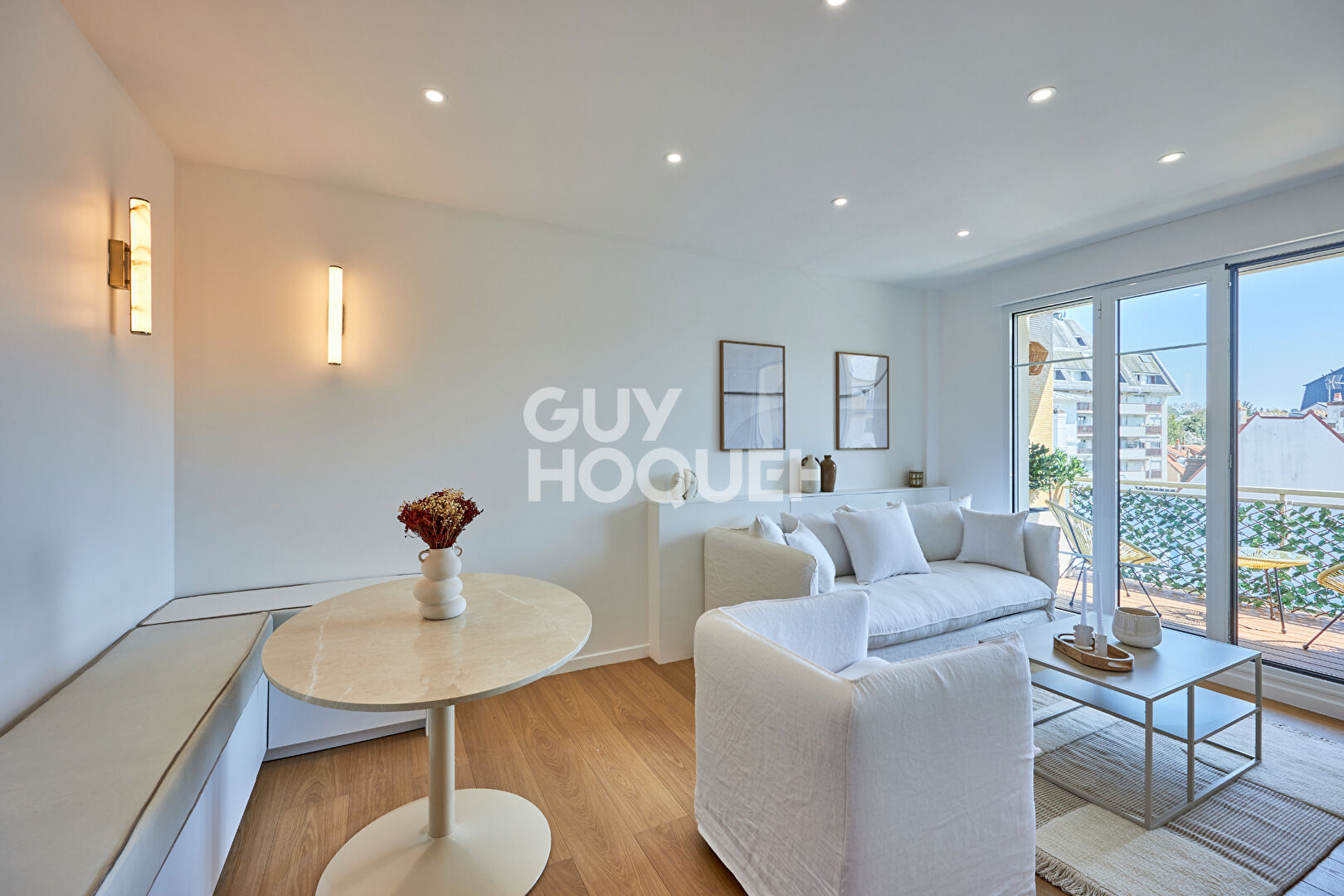 A TROUVILLE-SUR-MER, MAGNIFIQUE APPARTEMENT 3 PIECES DECORE AVEC GOÛT !