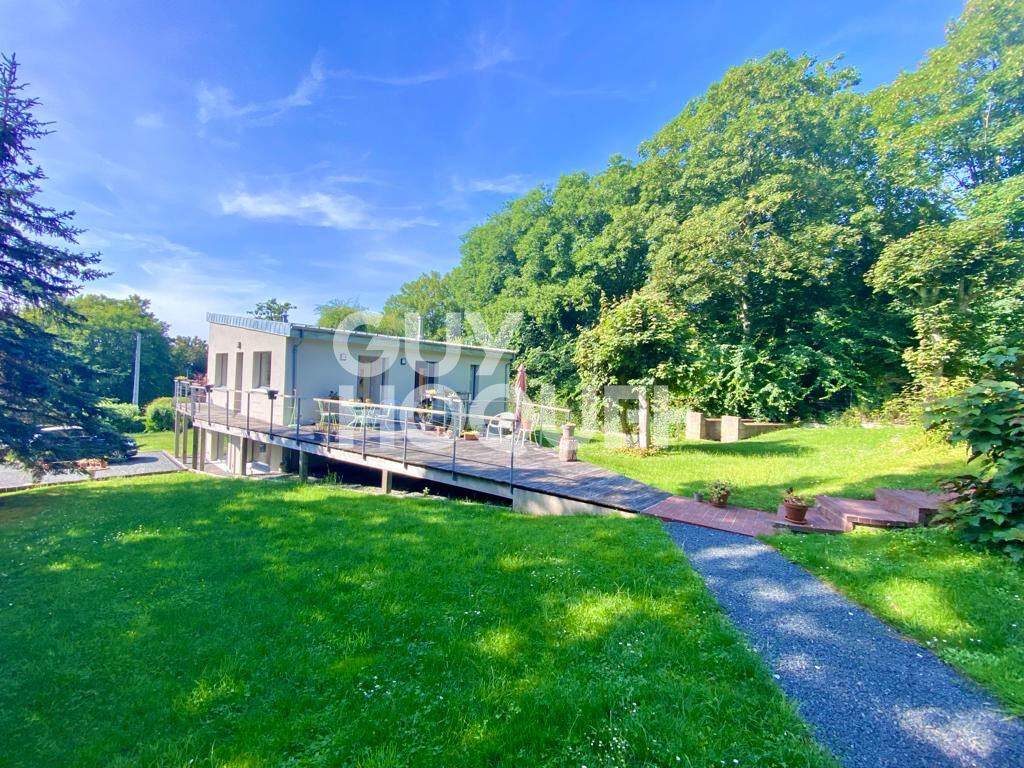 MAISON MODERNE AVEC BEAU JARDIN - VUE MER