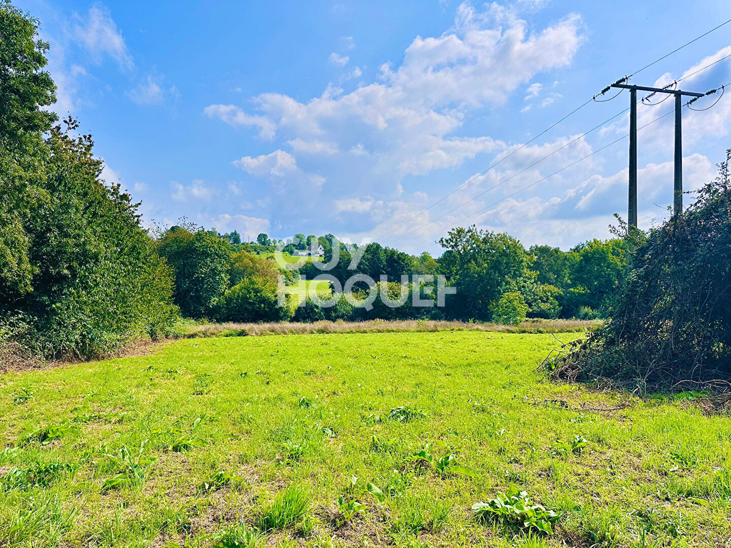 MAGNIFIQUE TERRAIN A VENDRE A BONNEVILLE-SUR-TOUQUES !