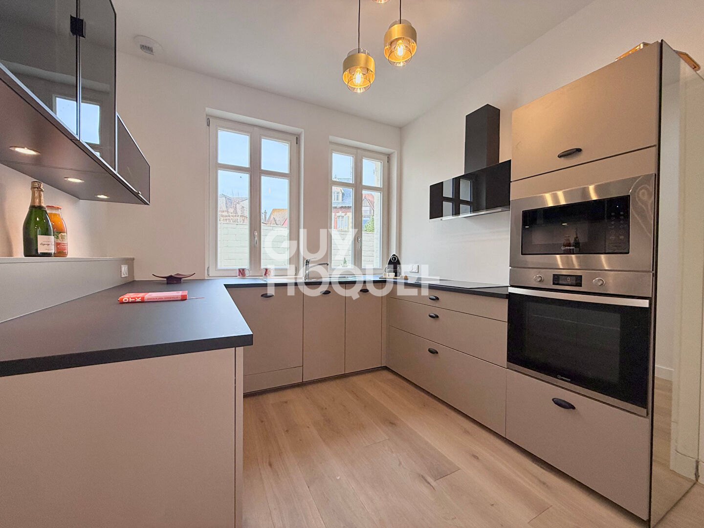 VILLA DEAUVILLAISE A VENDRE ! EMPLACEMENT RARE !