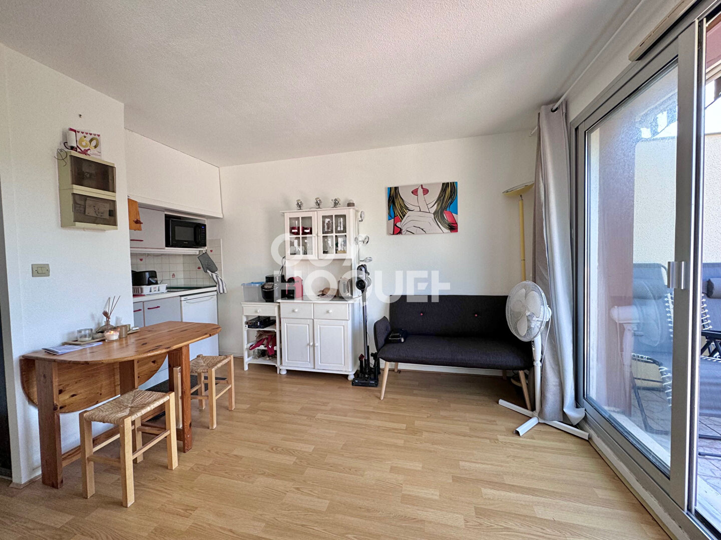 A TOURGEVILLE, AUX PORTES DE DEAUVILLE, BEAU STUDIO AVEC TERRASSE ET PK !