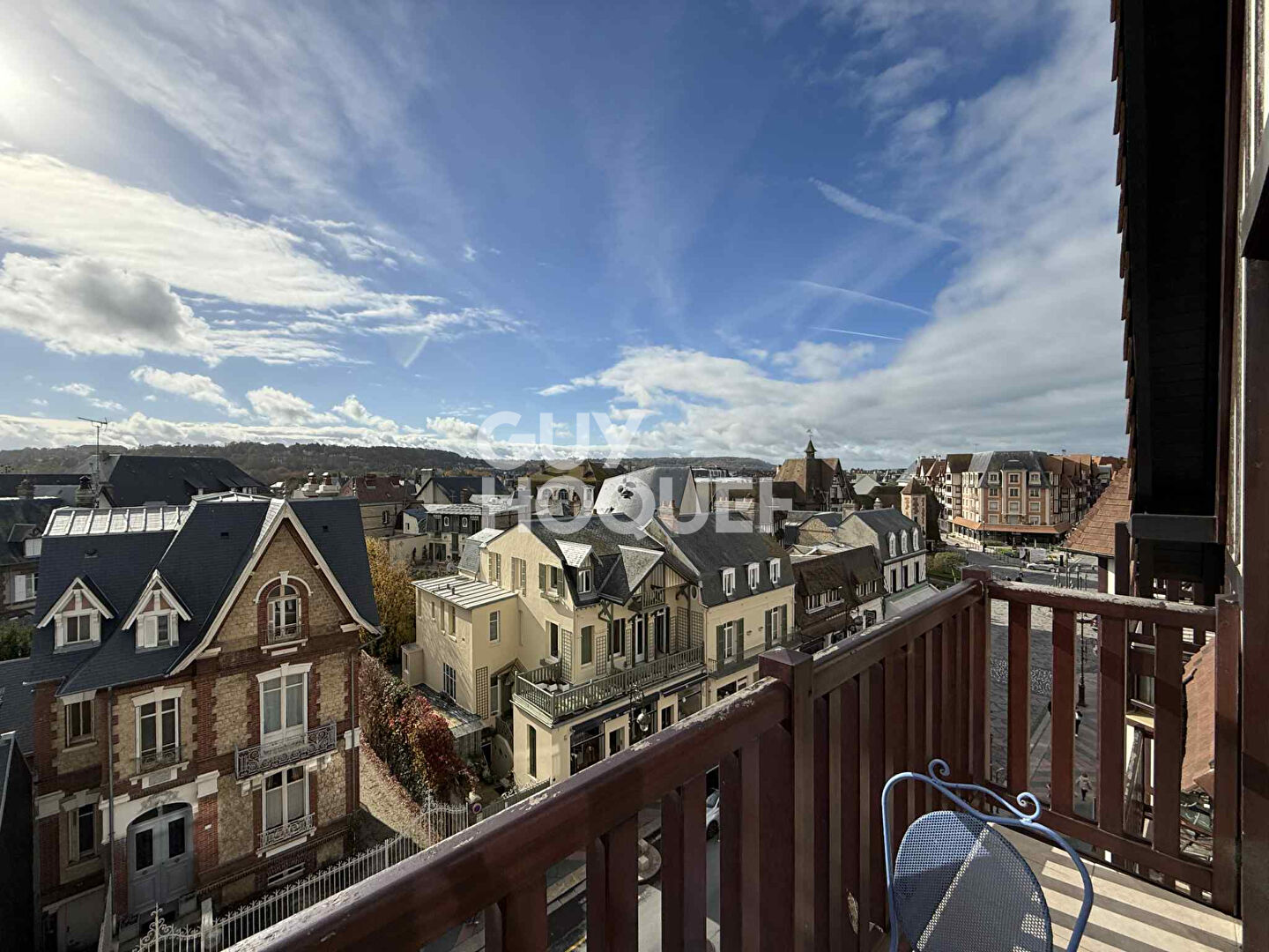 APPARTEMENT 5 pièces - PARKING - DEAUVILLE HYPERCENTRE