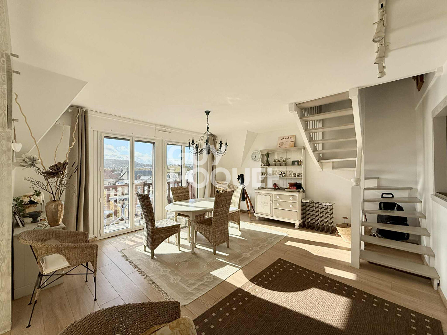 APPARTEMENT 5 pièces - PARKING - DEAUVILLE HYPERCENTRE