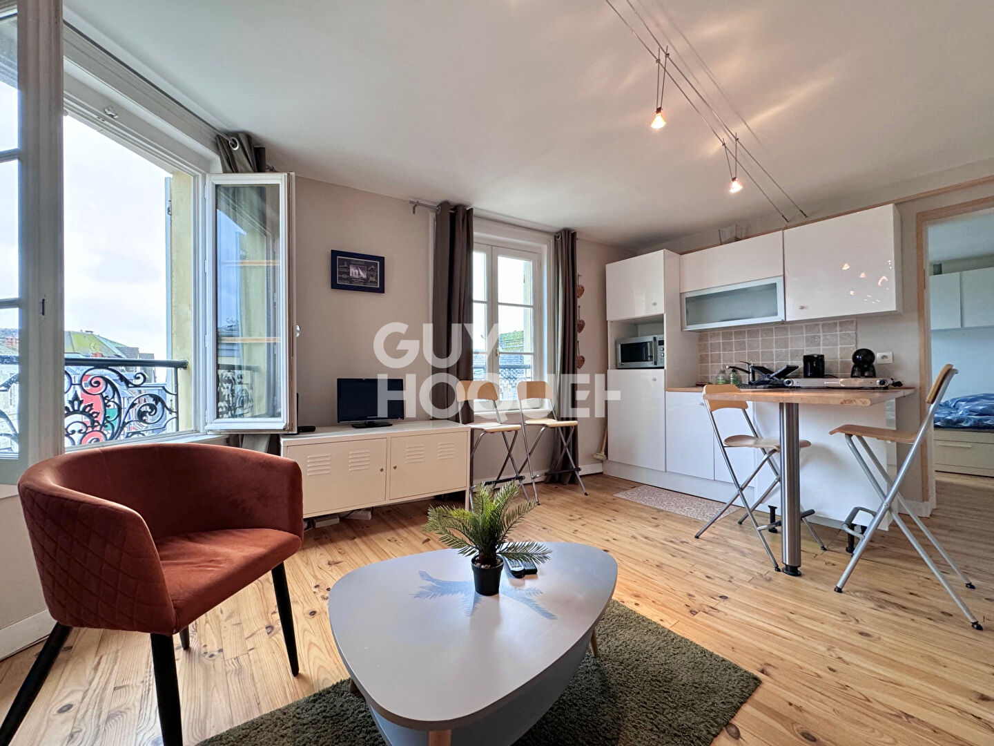 BEL APPARTEMENT AU BORD DE MER - TRIANGLE D'OR DE TROUVILLE SUR MER