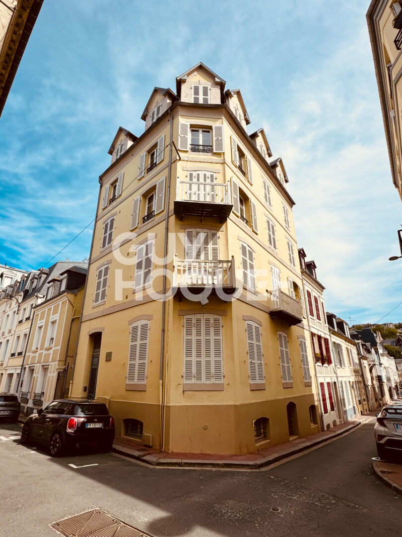 BEL APPARTEMENT AU BORD DE MER - TRIANGLE D'OR DE TROUVILLE SUR MER
