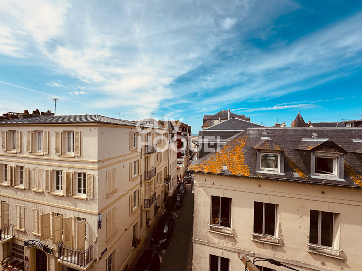 BEL APPARTEMENT AU BORD DE MER - TRIANGLE D'OR DE TROUVILLE SUR MER