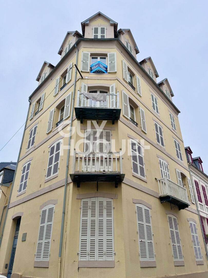 BEL APPARTEMENT AU BORD DE MER - TRIANGLE D'OR DE TROUVILLE SUR MER