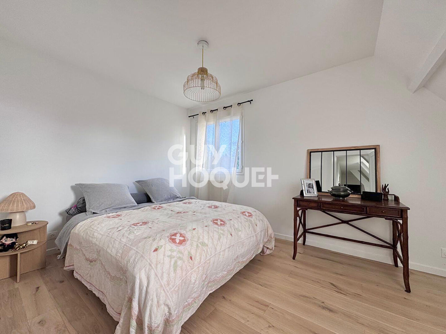 A BONNEVILLE-SUR-TOUQUES, TRES BELLE MAISON TRADITIONNELLE AVEC VASTE TERRAIN !