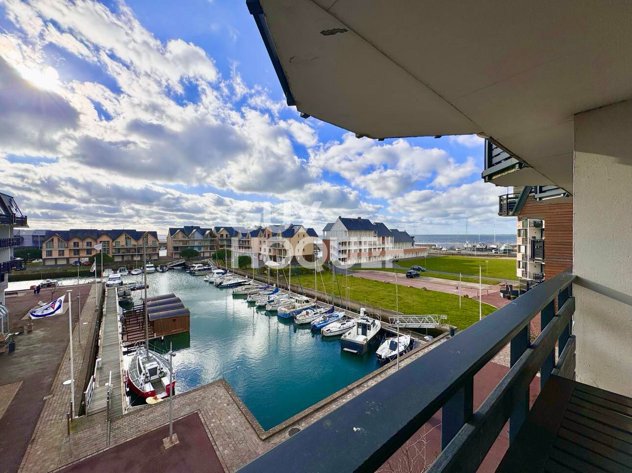 APPARTEMENT 2 PIECES - PARKING BALCON - PORT DEAUVILLE