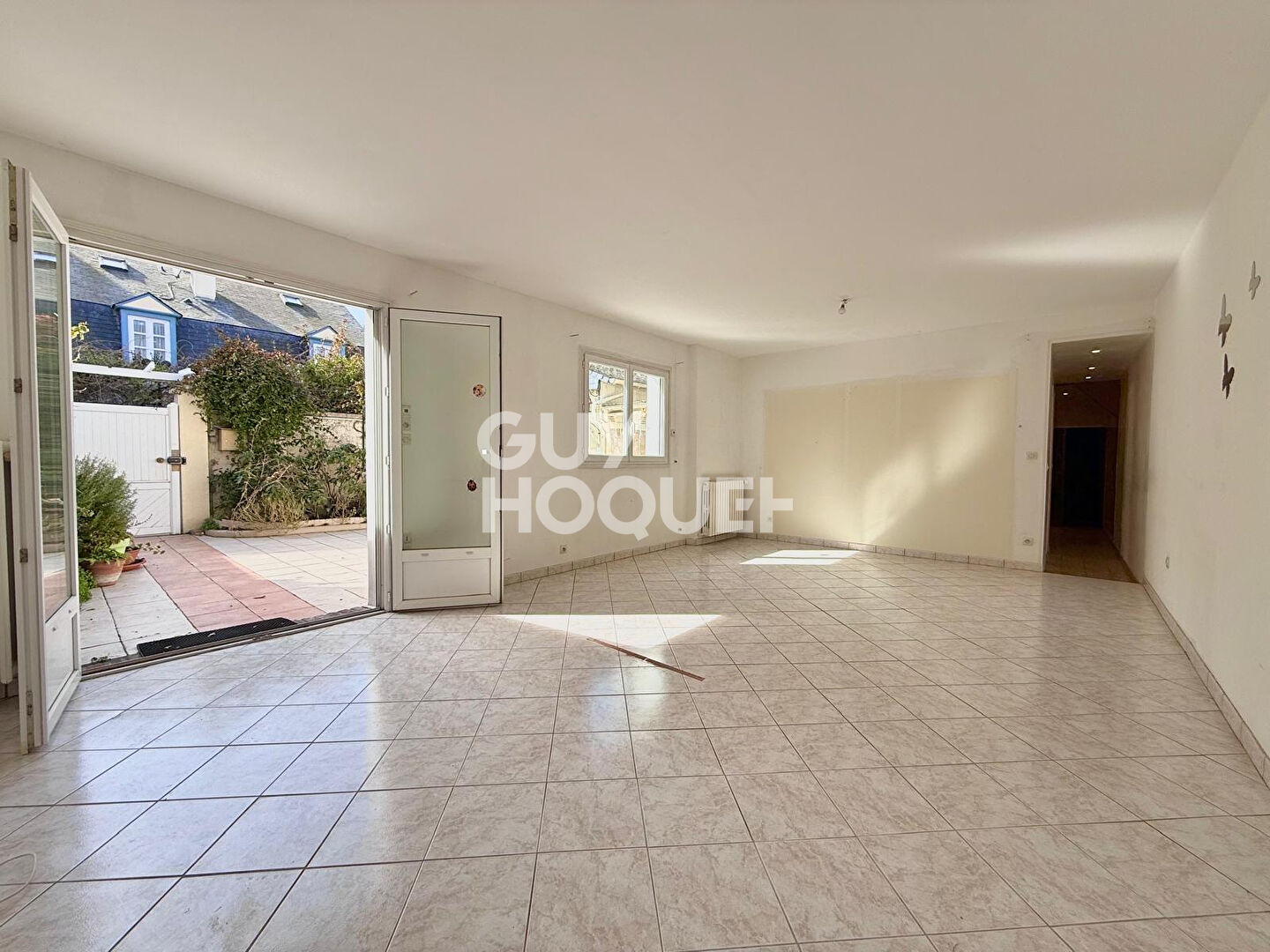 DEAUVILLE HYPER CENTRE, MAISON 7 PIECES AVEC COUR !