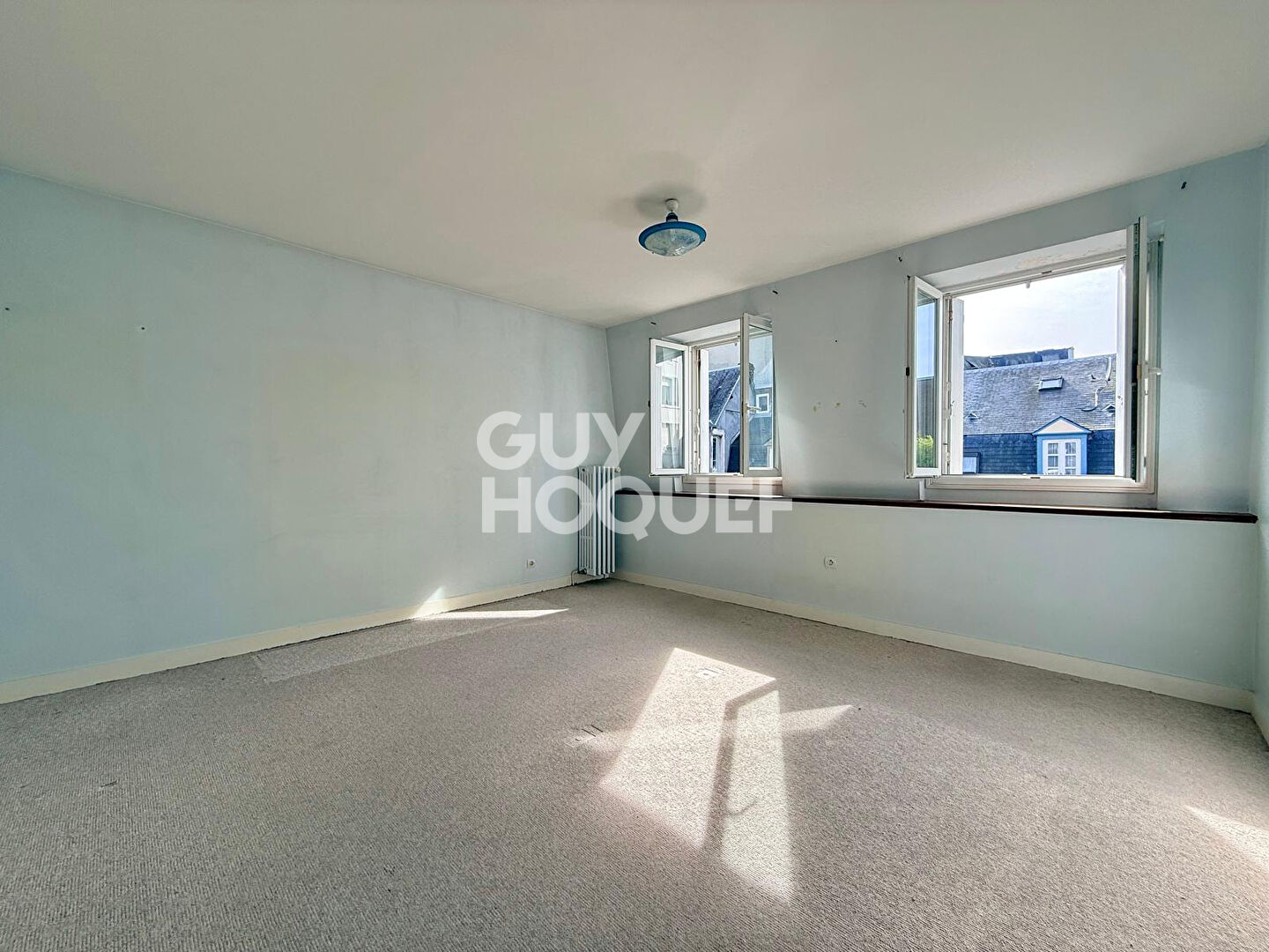 DEAUVILLE HYPER CENTRE, MAISON 7 PIECES AVEC COUR !