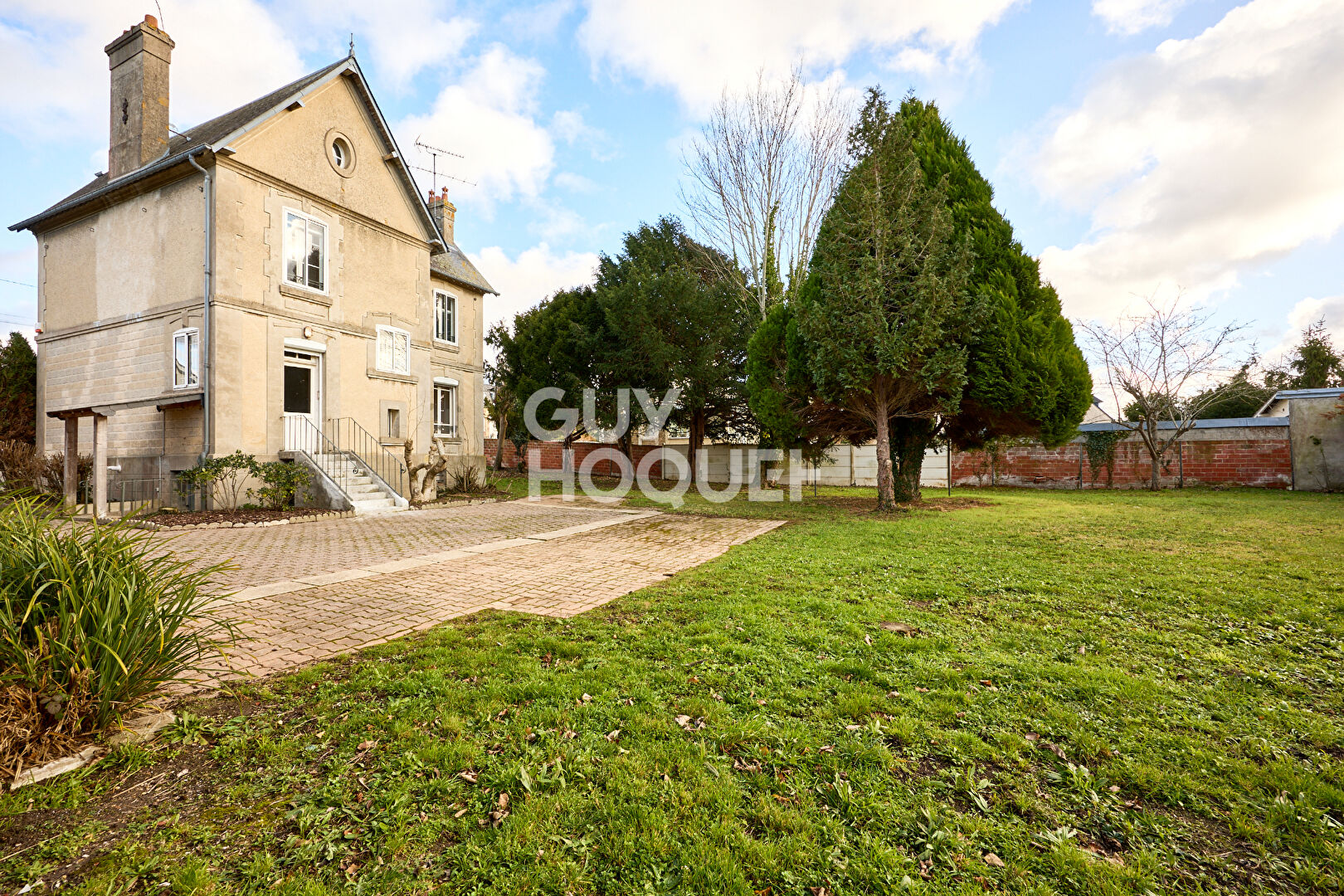 MAISON BOURGOISE AVEC TERRAIN  ET DEPENDANCES - TOUQUES
