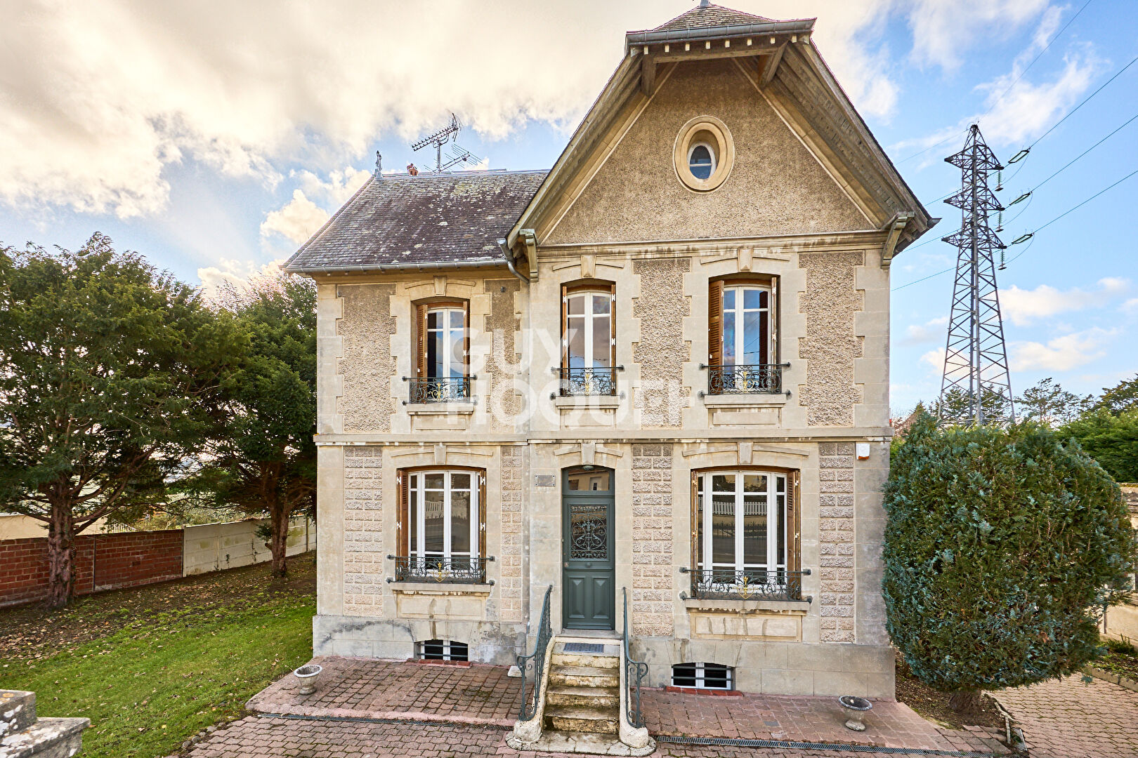 MAISON BOURGOISE AVEC TERRAIN  ET DEPENDANCES - TOUQUES