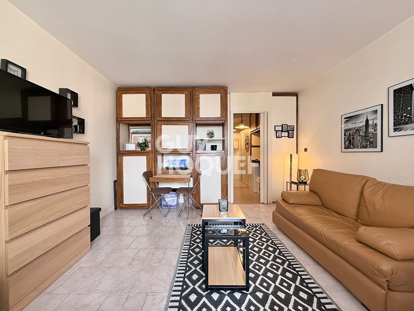 DEAUVILLE TRIANGLE D'OR -  VASTE STUDIO CABINE A VENDRE AVEC CAVE !