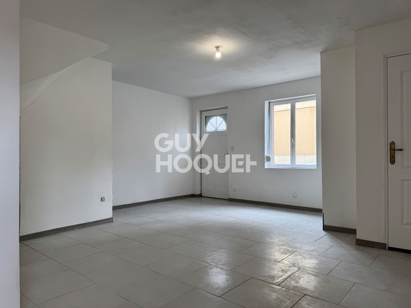 LUMINEUSE MAISON DE VILLE EN PLEIN CENTRE DE PONT L'EVEQUE