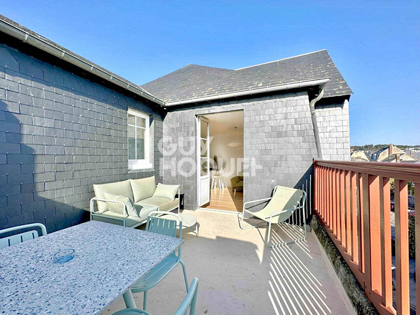 APPARTEMENT PLACE MORNY - DERNIER ÉTAGE AVEC TERRASSE !