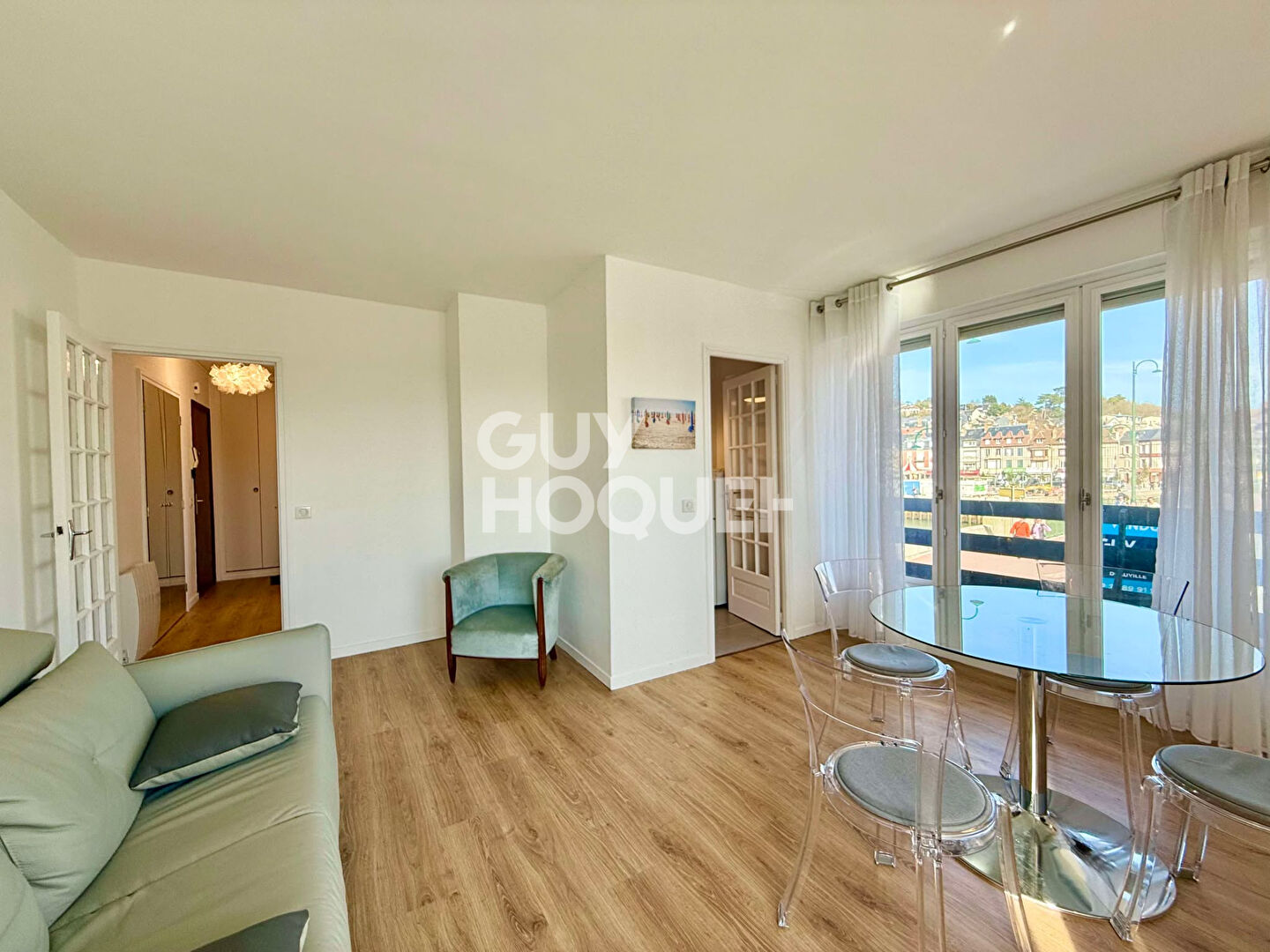 À louer meublé en exclusivité - Appartement 2 pièces avec balcon 