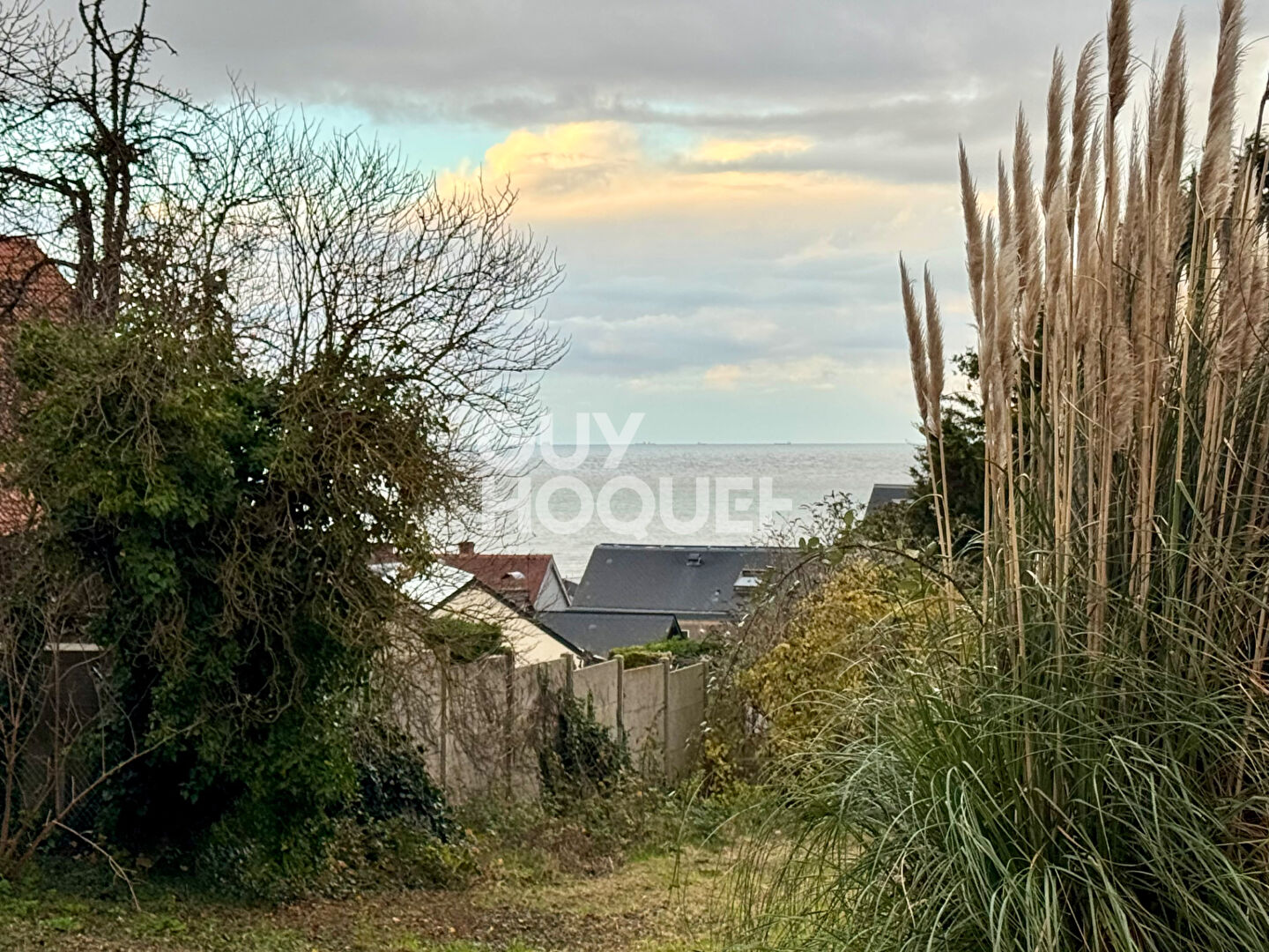 MAISON VILLERVILLE - VUE MER EXCEPTIONNELLE ET TERRAIN DE 1896m2