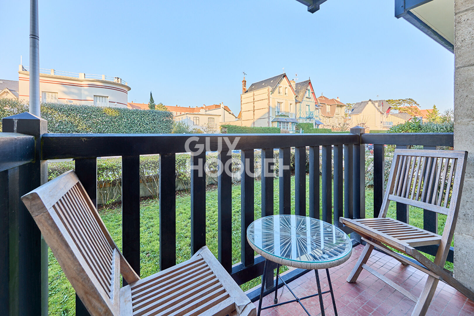 DEAUVILLE - SECTEUR RESIDENTIEL -STUDIO AVEC BALCON !